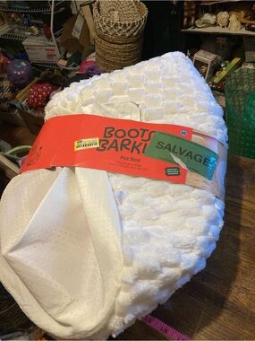 Boots & Barkley red/white xsmall pet bed